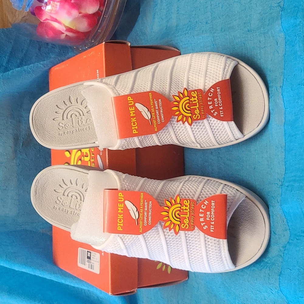 EASY STREET BY SOLITE SHOES